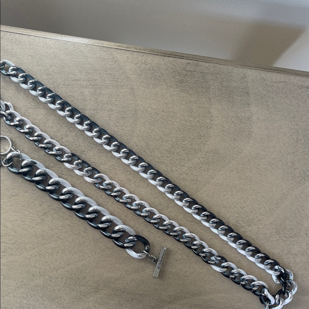 BCBG Generation Black, White and Silver Chain Necklace w/Bracelet.